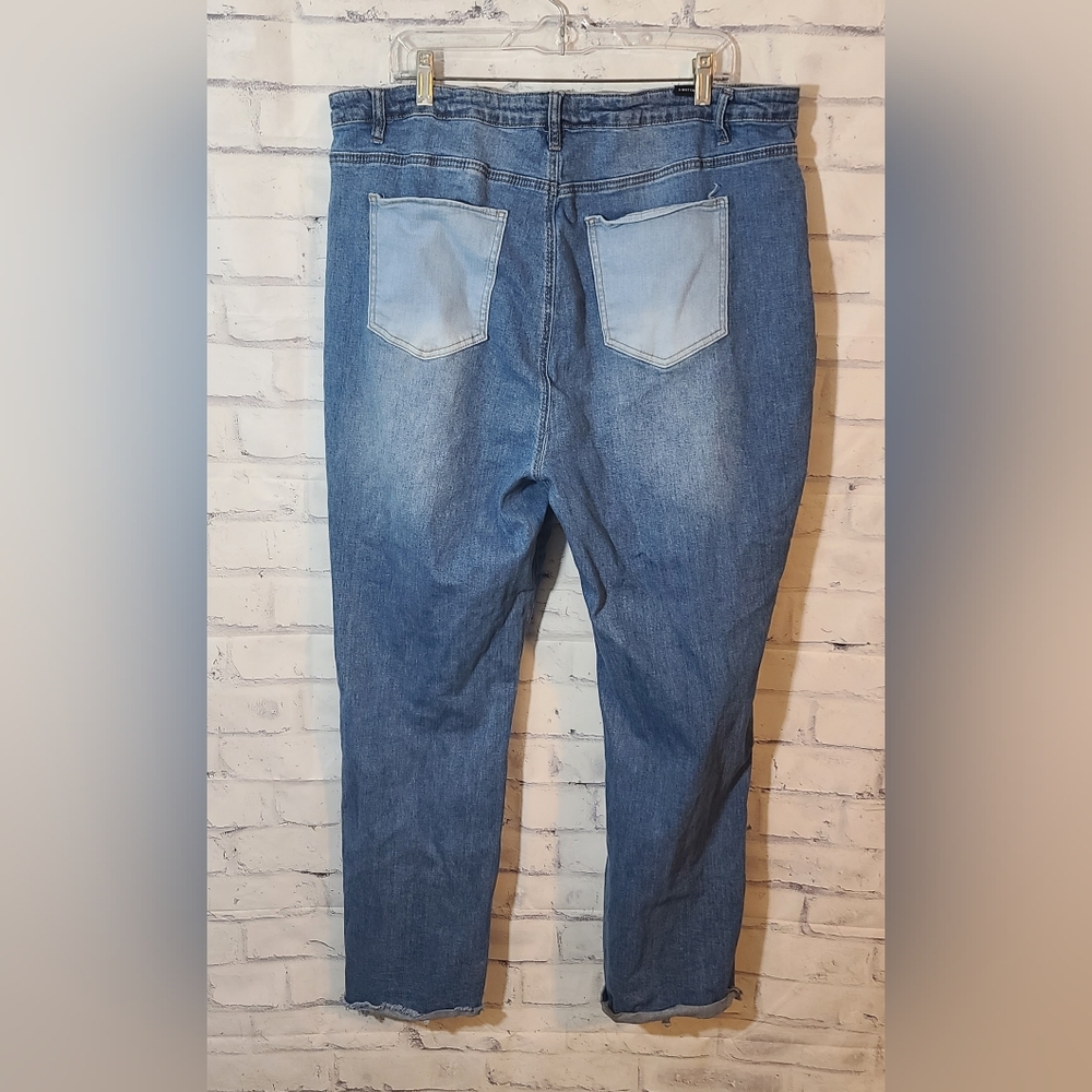 Almost Famous Patchwork Jeans Sz 22 - Picture 2 of 8